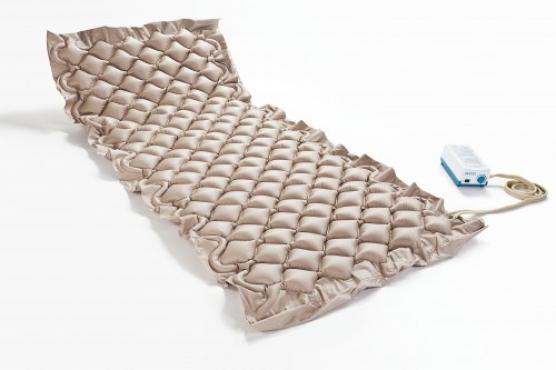 Air bubble anti-bedsore mattress with compressor